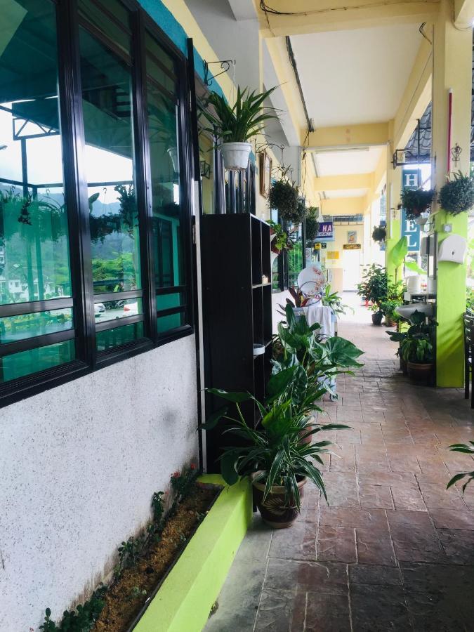 Oyo 90760 Lily Haven Hotel ตานาห์ราตา ภายนอก รูปภาพ
