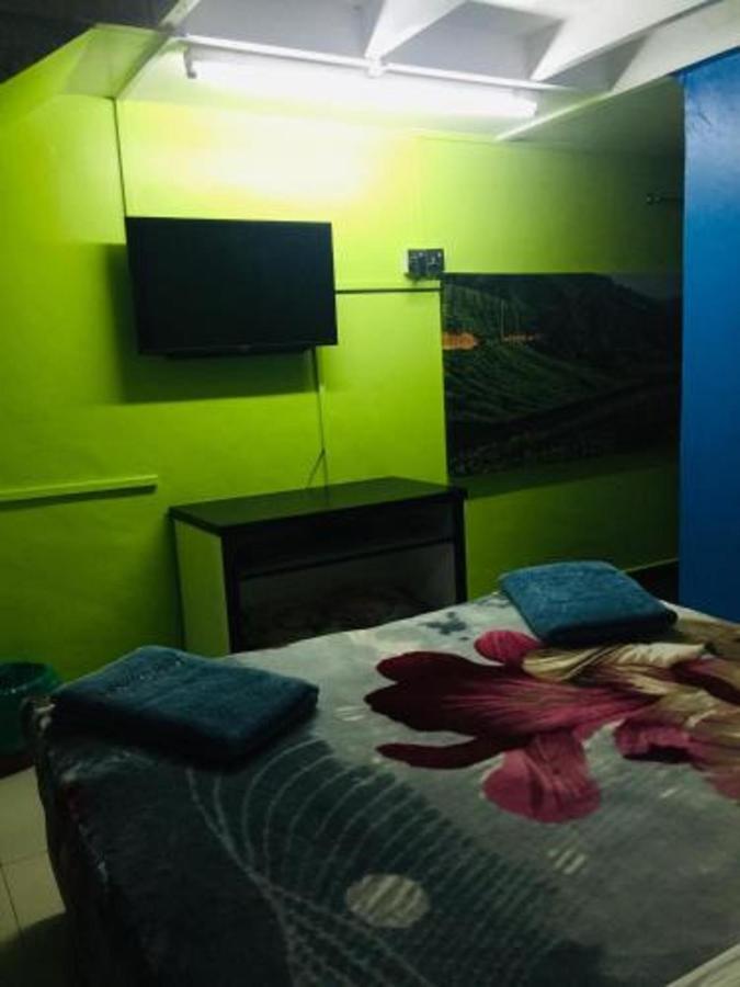 Oyo 90760 Lily Haven Hotel ตานาห์ราตา ภายนอก รูปภาพ