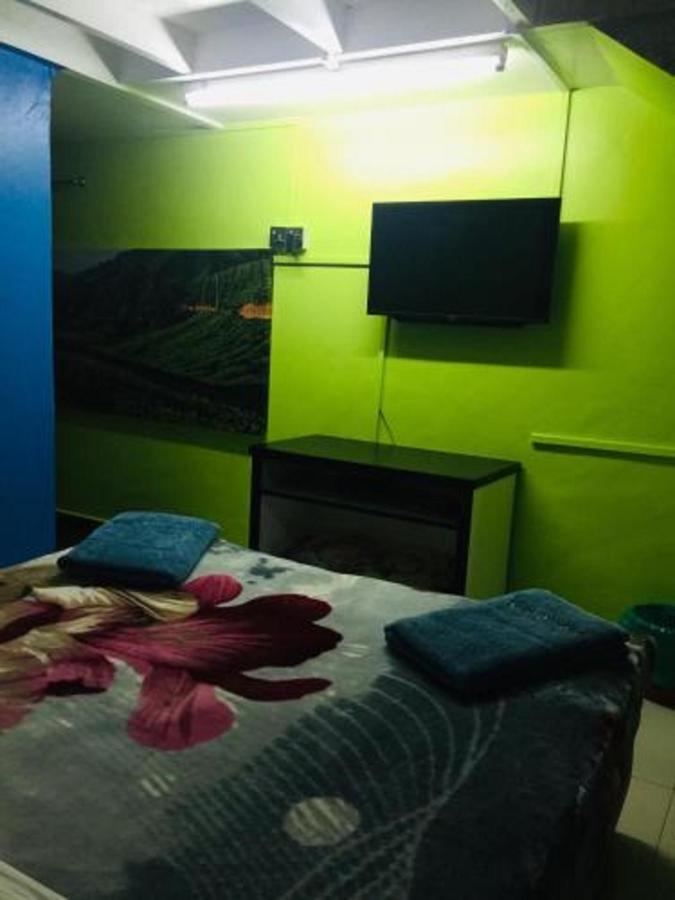 Oyo 90760 Lily Haven Hotel ตานาห์ราตา ภายนอก รูปภาพ