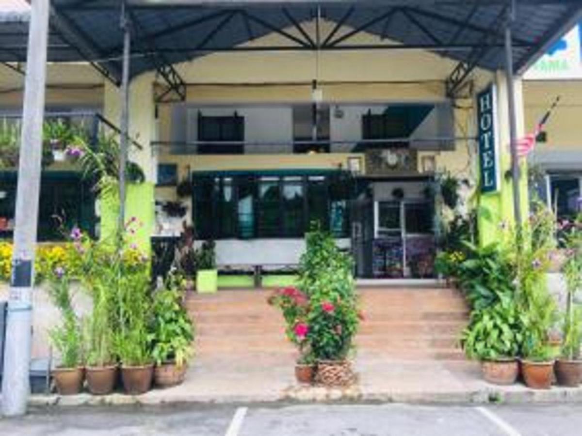 Oyo 90760 Lily Haven Hotel ตานาห์ราตา ภายนอก รูปภาพ